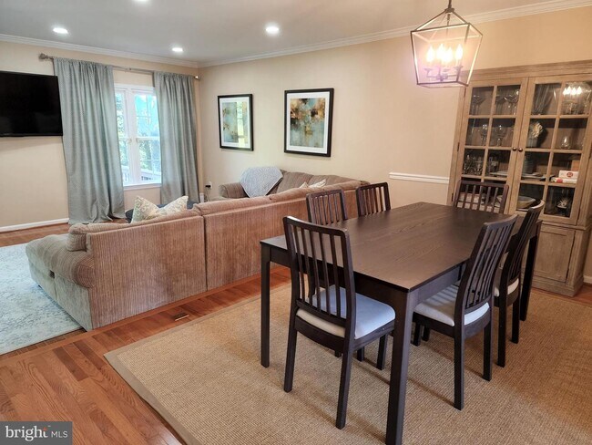 Foto del edificio - 8002 Tanworth Ct