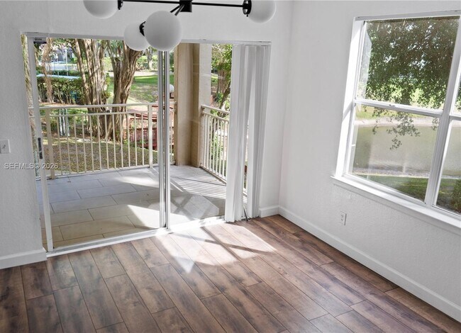 Foto del edificio - 1725 Palm Cove Blvd