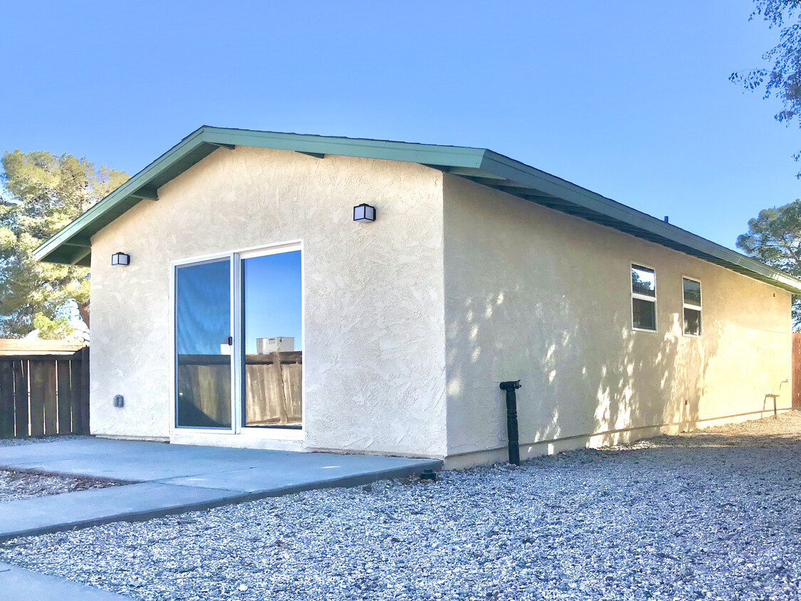 Primary Photo - 15091 Arlette Dr