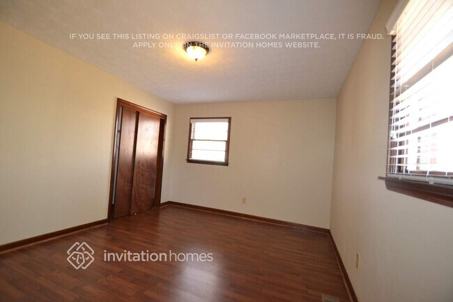 Building Photo - 7290 Hollyhock Dr