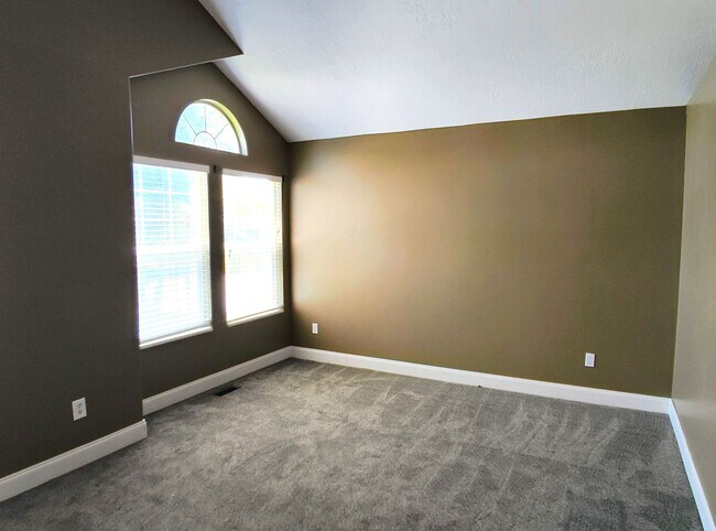 Building Photo - Great 4 Bd 3 Bath Home in Draper