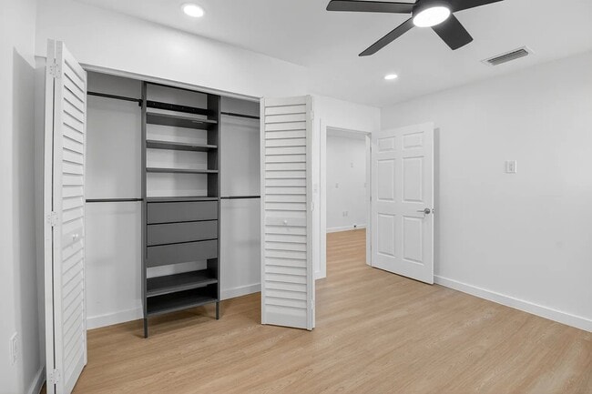 Foto del edificio - 379 NW 23rd St