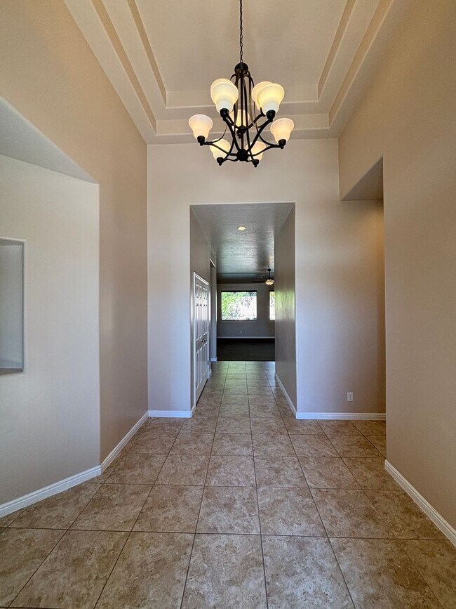 Foto del edificio - Great 3 bed 2 bath home plus den! Price Ju...