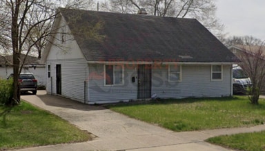 Building Photo - 5733 E 13th Pl