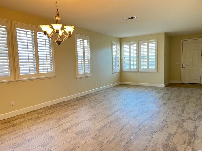 Building Photo - 1052 Parkside Dr