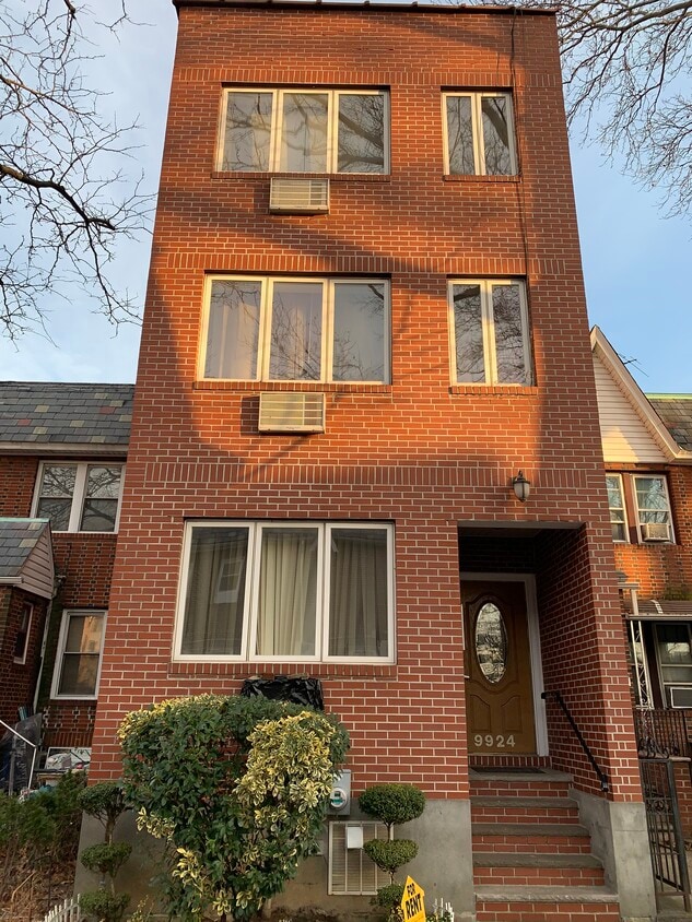 9924 67th Ave, Rego Park, NY 11374 Townhome Rentals in Rego Park NY
