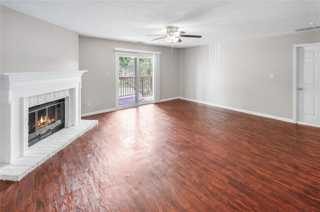 Foto del edificio - 421 Shirley Ridge Dr