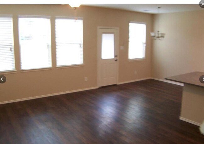 Building Photo - 16143 Beachside Pl