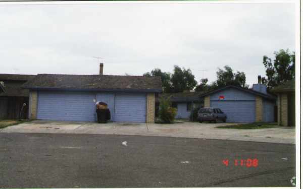 Foto principal - 2550-2552 2554 Plantation Pl
