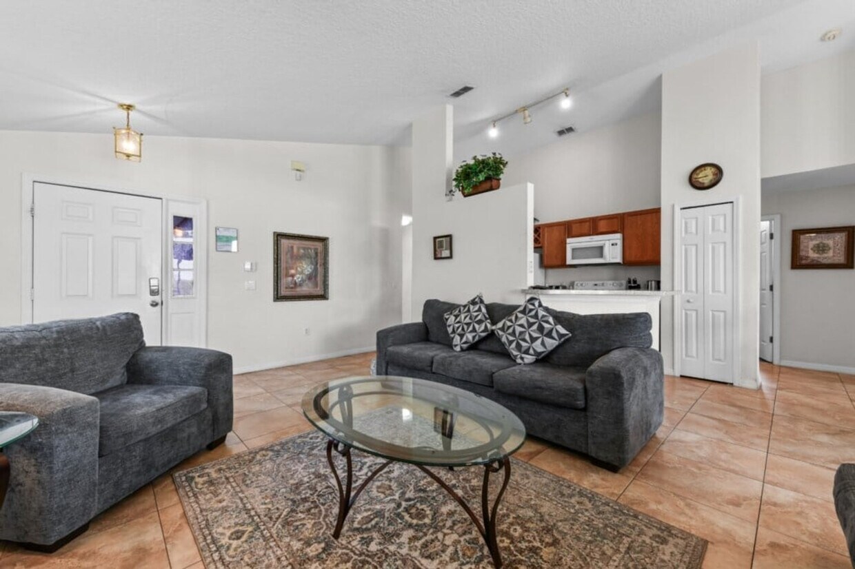 Primary Photo - 447 High Point Dr