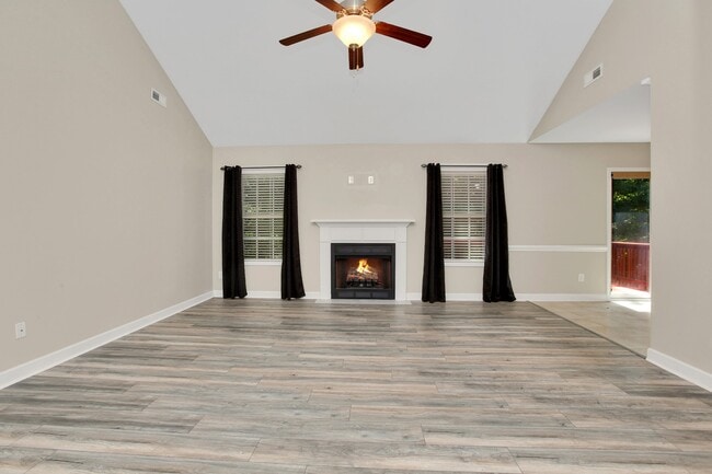 Photo - 1049 Warpers Ln House