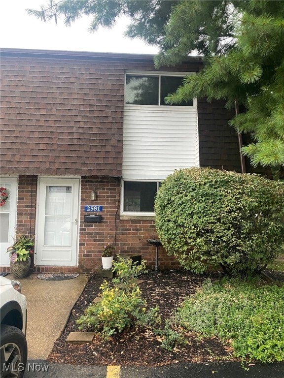 Primary Photo - 2581 Shakespeare Ln