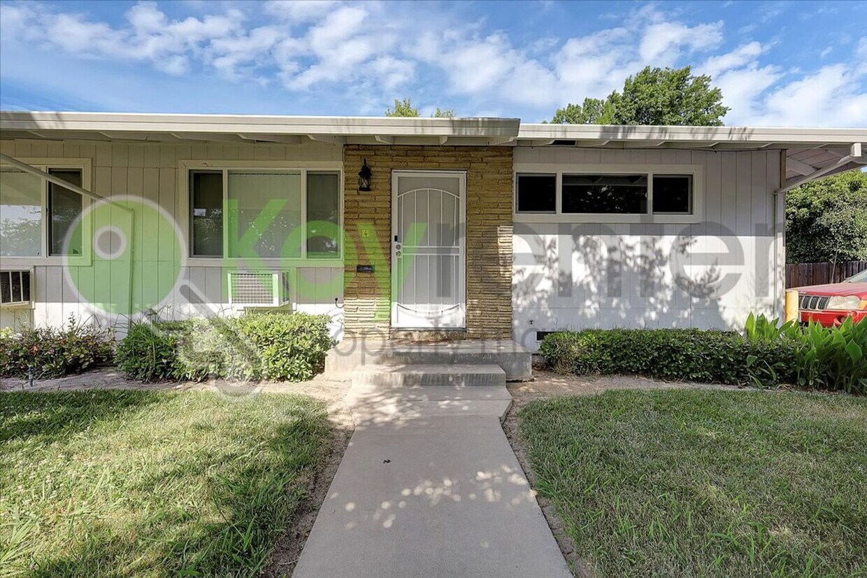 Primary Photo - 6201 Paris St