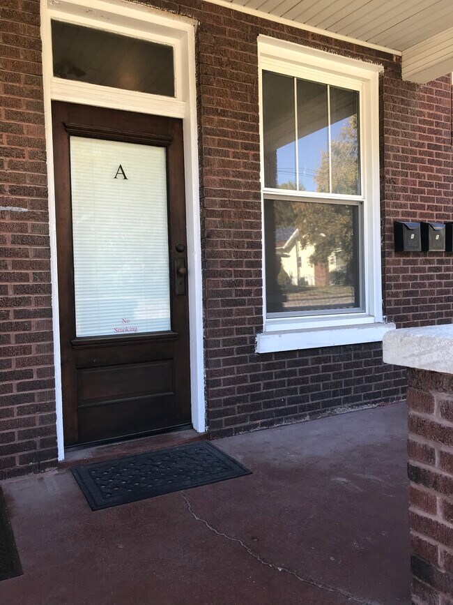 Building Photo - 247 S Barker Ave