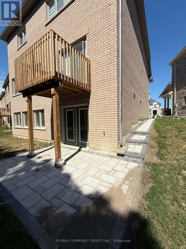 Building Photo - 332 Fleetwood Dr