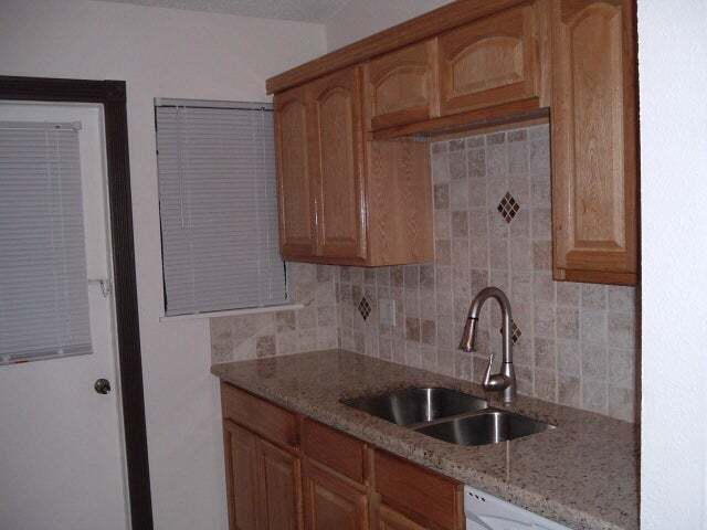 Building Photo - 1070 Goldenrod Rd