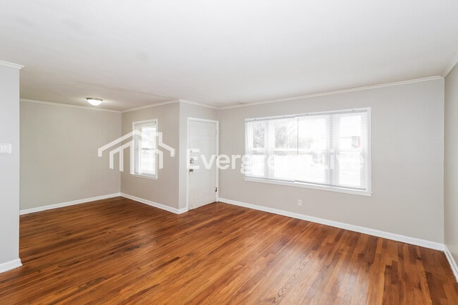 Foto del edificio - 5247 Loch Lomond Rd