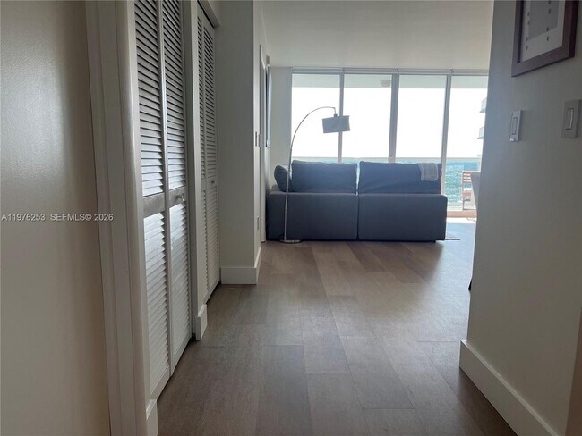 Foto del edificio - 1800 N Bayshore Dr