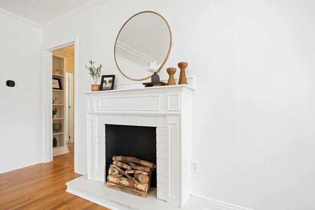 Foto del edificio - Beautiful Fully Furnished 2 Bedroom by TTU