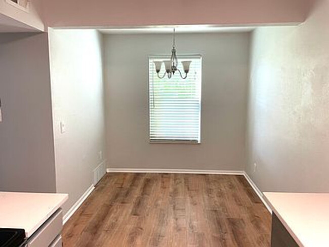 Building Photo - 3121 S Tamarac Dr