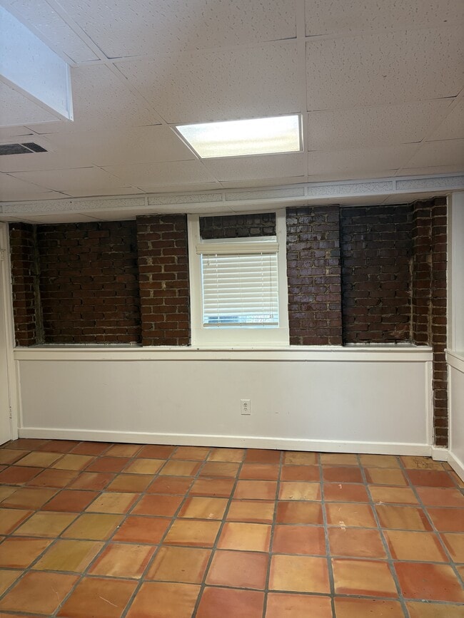 Building Photo - 334 Kennesaw Ave NW