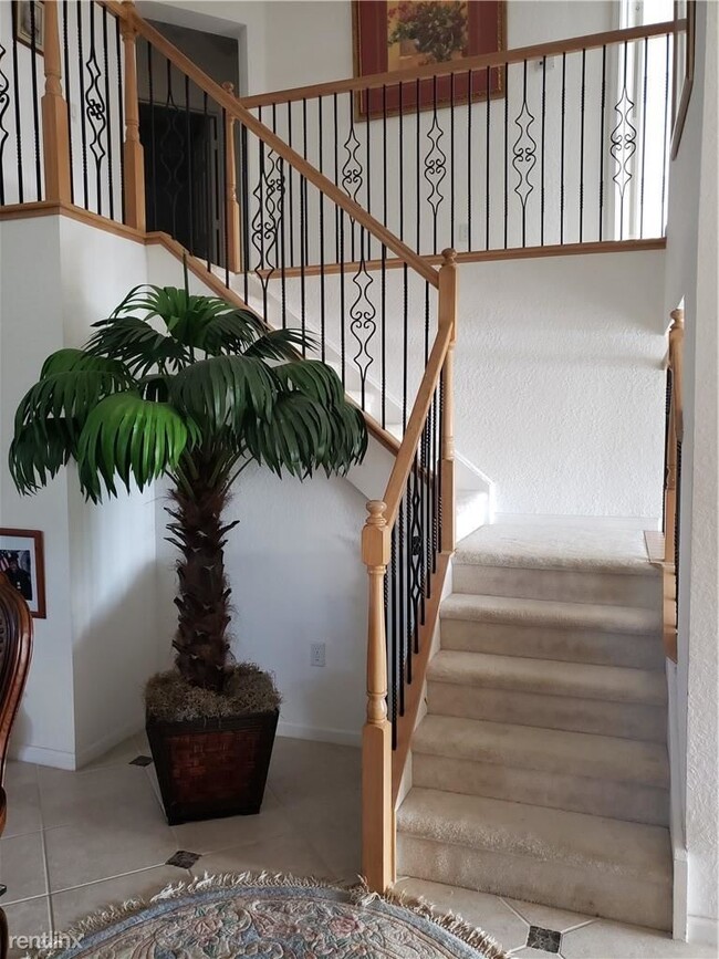 Building Photo - 4 br, 3 bath House - 5359 SW 156th Ave