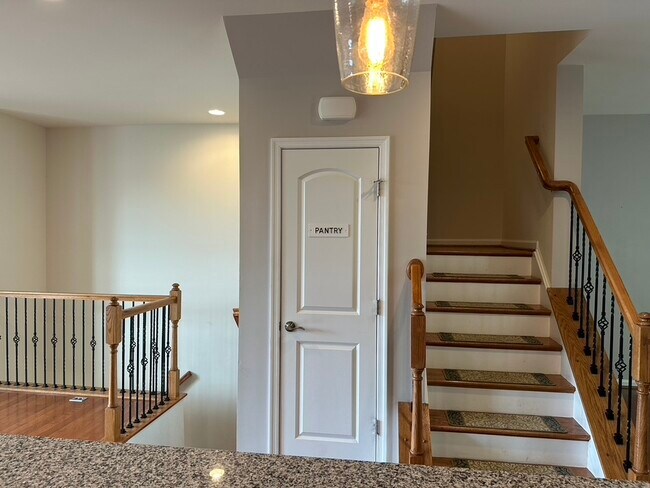 Foto del edificio - 1333 Gilmore St