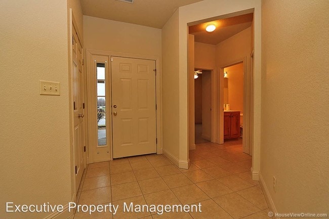 Building Photo - 2795 Lynwood Hills Dr