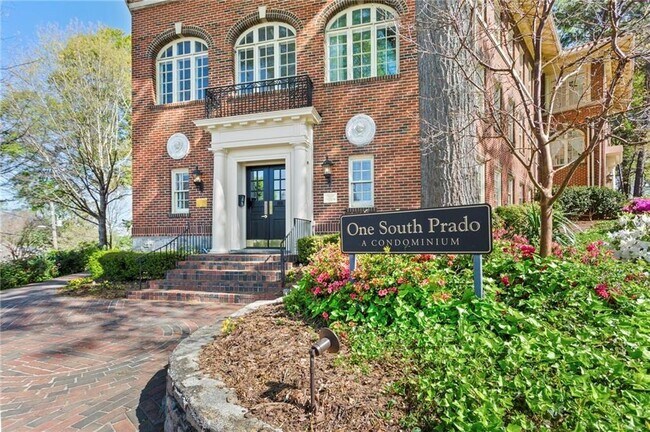 Foto del edificio - 1 S Prado NE