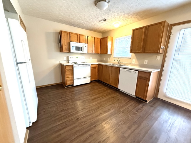 Building Photo - 7127 Black Mountain Dr