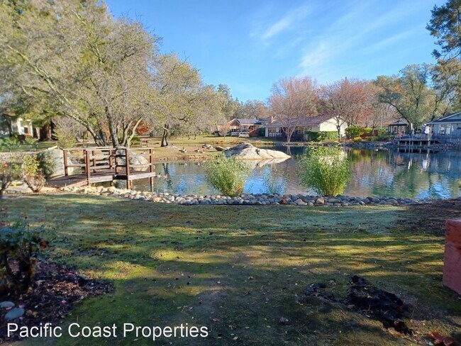 Building Photo - 4 br, 3 bath House - 8435 HIDDEN LAKE DRIVE