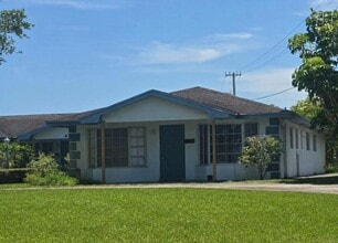 Building Photo - 800 Ibis Way