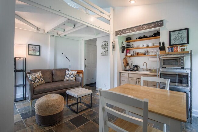 Foto del edificio - 709 W Galena Ave