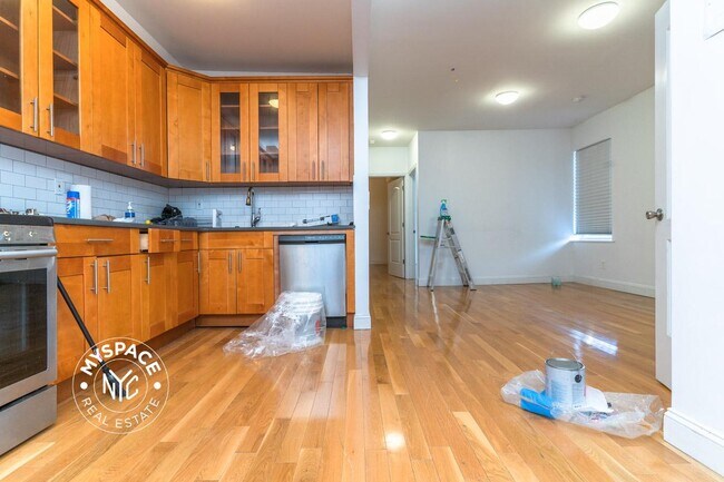 Foto del edificio - 2171 Clarendon Rd