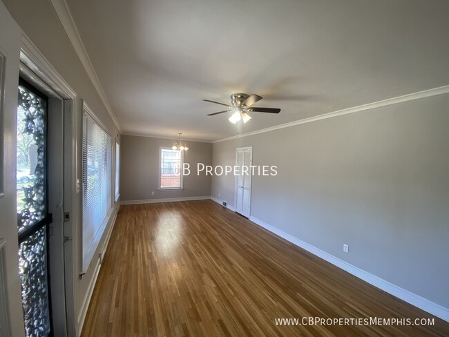 Building Photo - Original Hardwood Floors