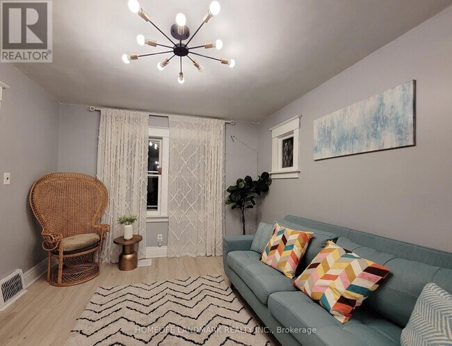 Photo du bâtiment - 5765 Byng Ave