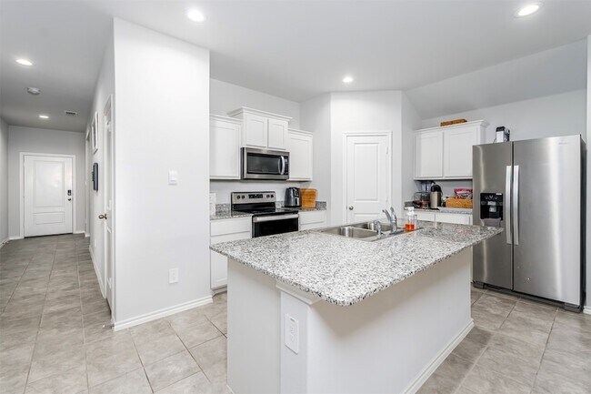 Building Photo - 417 Destin Dr