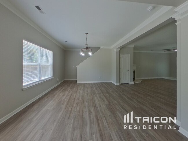 Building Photo - 10629 Mountain Springs Dr