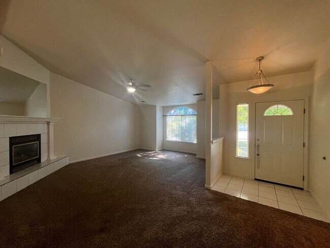 Building Photo - 3210 Wandsworth Dr