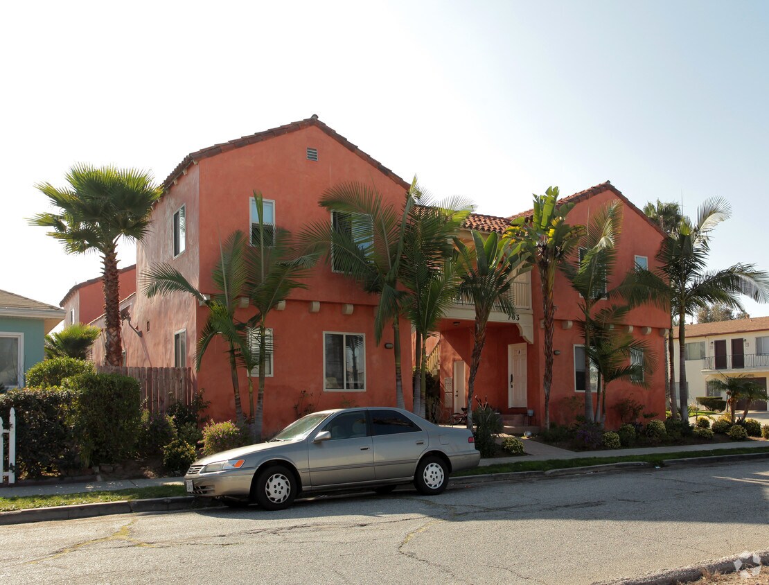 Building Photo - 703 Sartori Ave