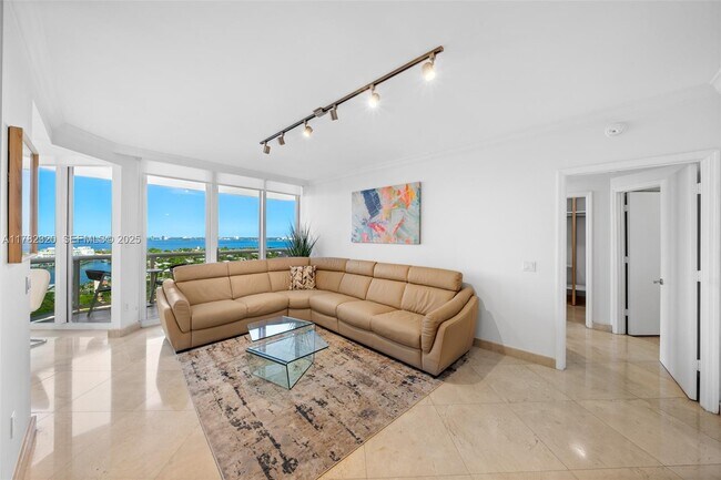 Foto del edificio - 4775 Collins Ave