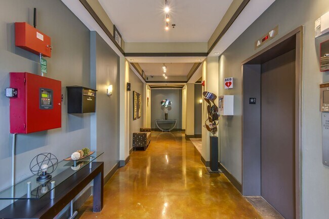 Foto del edificio - Rare rental opportunity at Bristol West End!