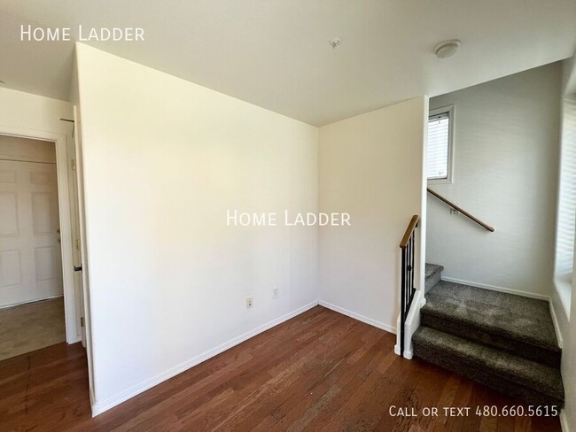 Building Photo - 1318 S Owl Dr