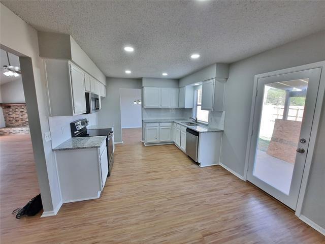 Building Photo - 2646 Winslow Dr