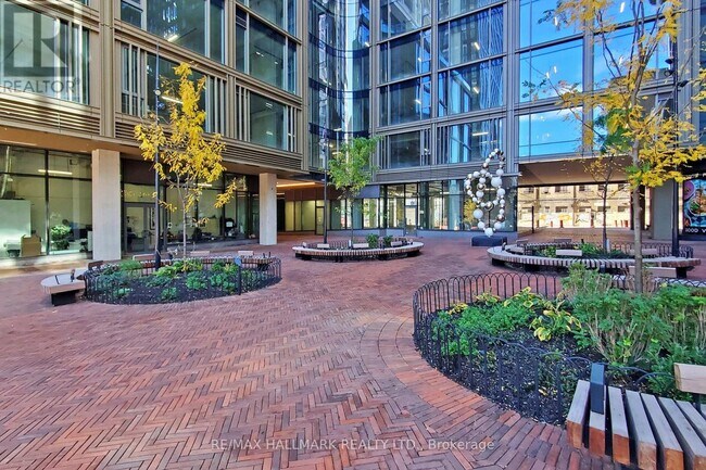 Photo du bâtiment - 88 Queen St E