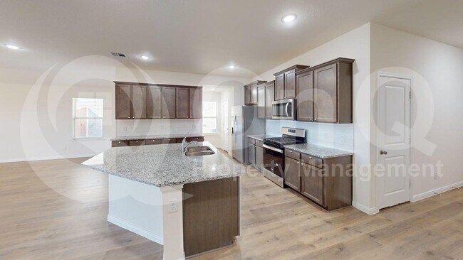 Building Photo - 903 Emerald Gate Dr
