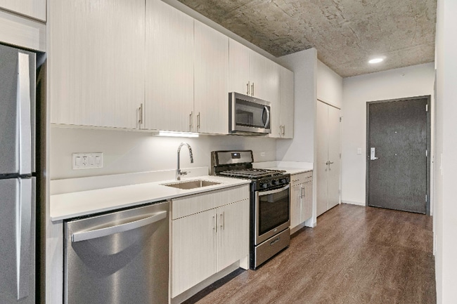 Photo - 702 S Clark St (Chicago, IL) Apartment