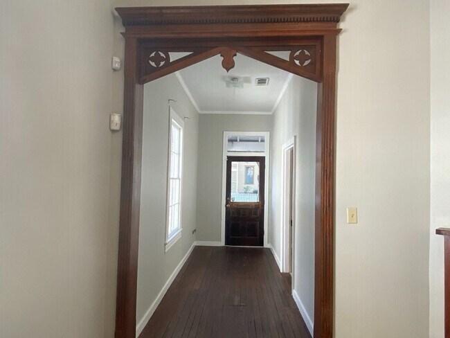 Foto del edificio - Pensacola - Downtown - 2 bedroom, 1.5 bath...