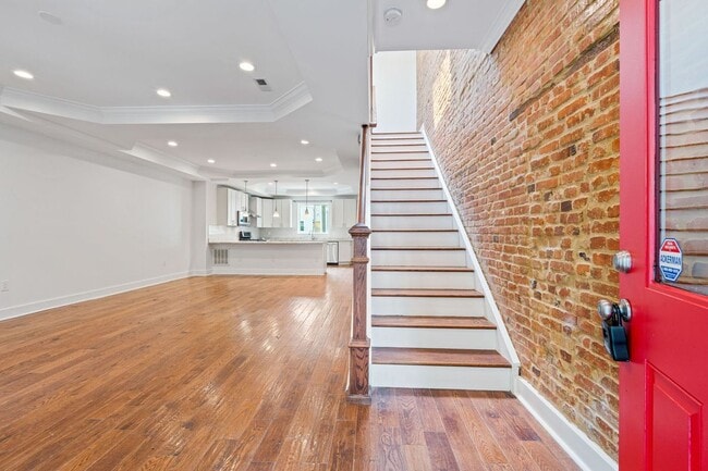 Building Photo - 1110 Orren St NE