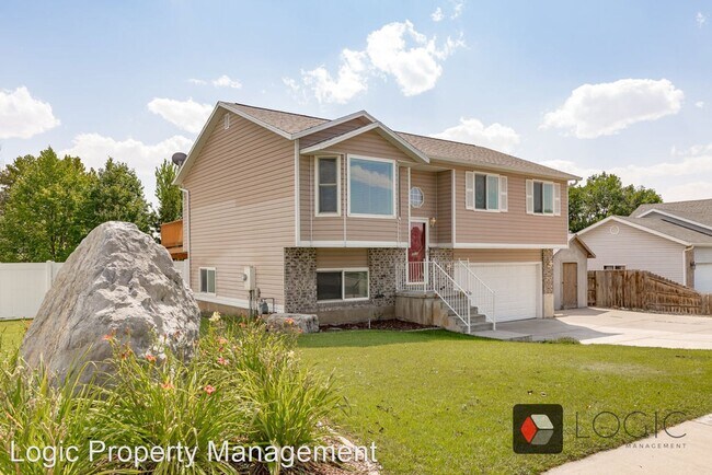 Building Photo - 3 br, 2 bath House - 835 West 2400 North